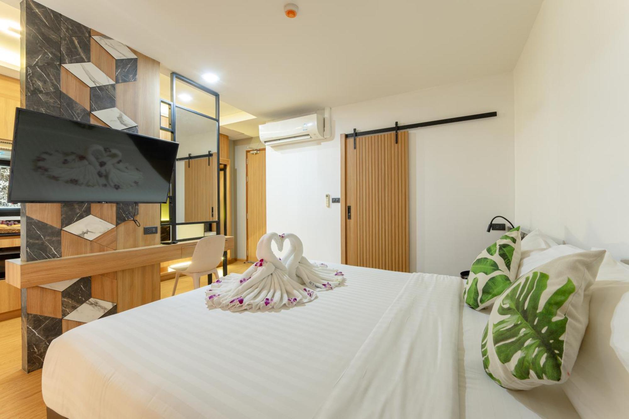Hotel Sky Wave Patong Zewnętrze zdjęcie