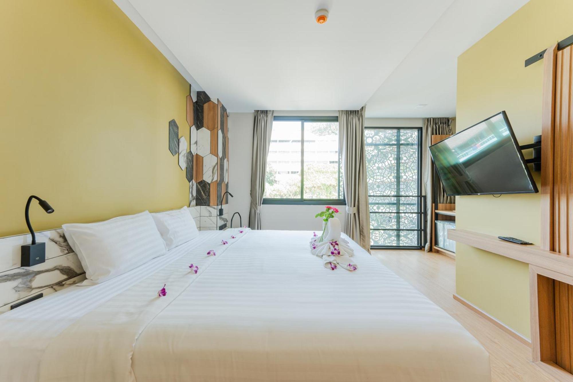 Hotel Sky Wave Patong Zewnętrze zdjęcie